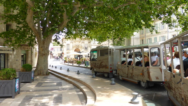 Avignon or AixenProvence Which Is Better For 35 Days  City Or City