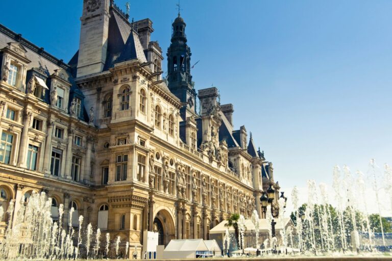 7 Astonishing Facts About the Hôtel de Ville in Le Marais