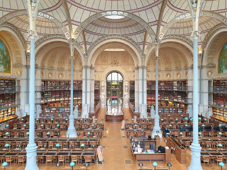 5 Amazing Historic Libraries of Paris