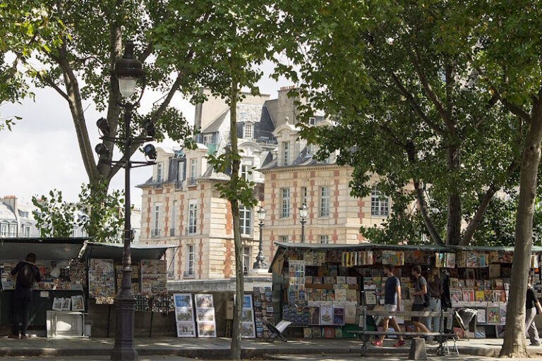 10 Fascinating Facts About Paris’s Iconic Bookstalls Along the Seine (Bouquinistes)