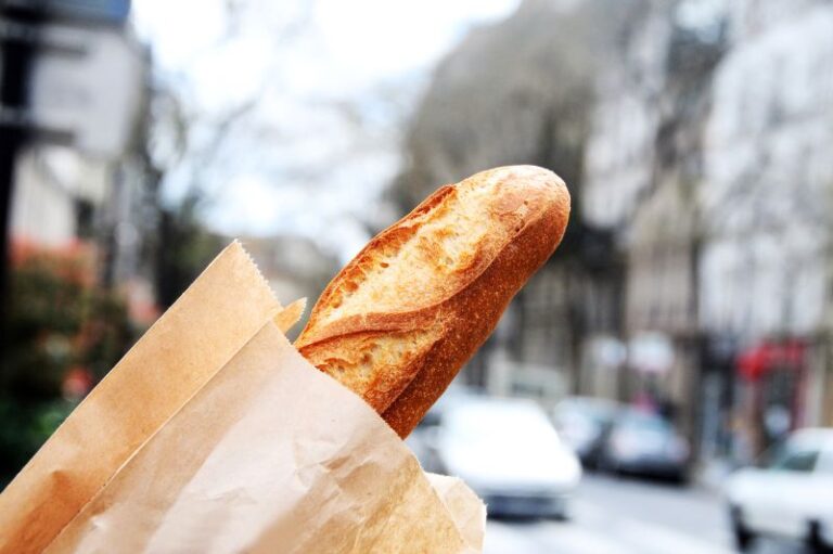 FRANCE’S BELOVED BAGUETTE HAS A TOXIC CONTAMINATION PROBLEM ☢️