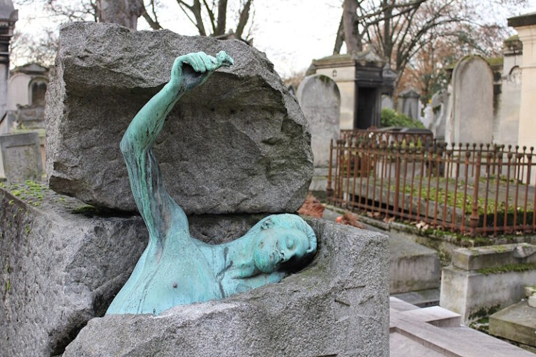 The Most Unusual Graves in Père Lachaise (And the Stories Behind Them)