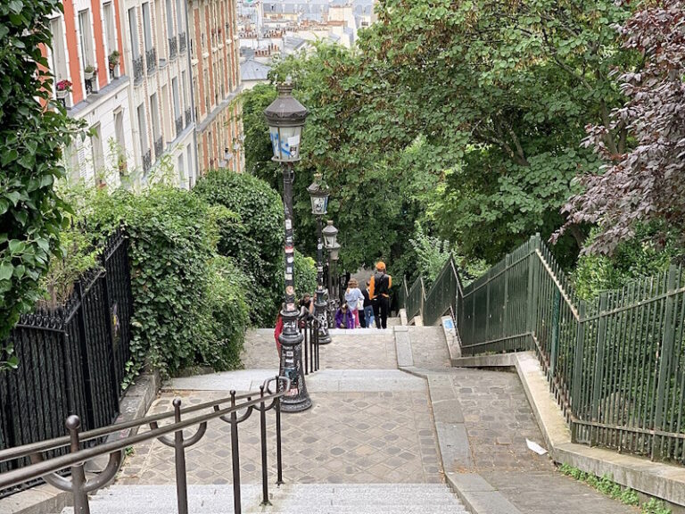 7 Reasons to Stop Following YouTube Itineraries in Paris