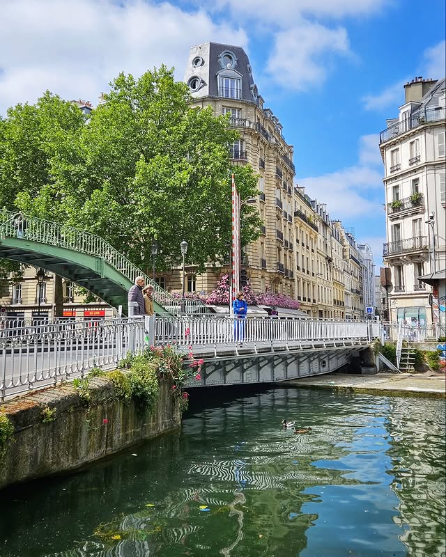 Canal Saint-Martin - IG post by @kathecat