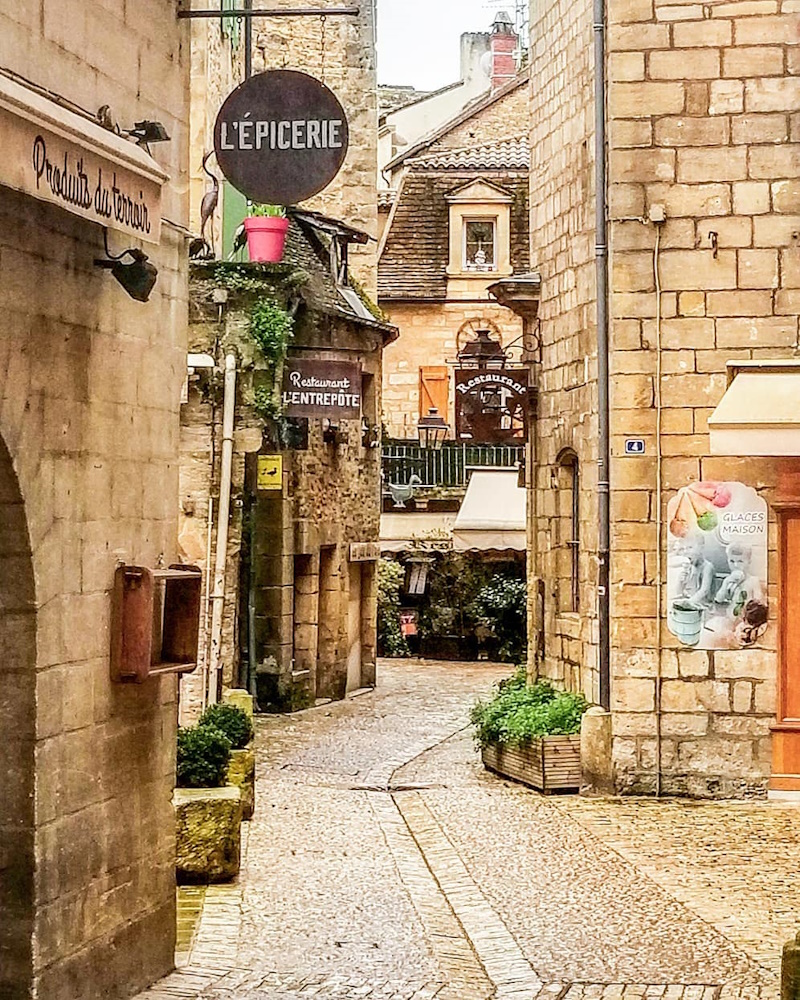Sarlat - IG post by @paula.gillen