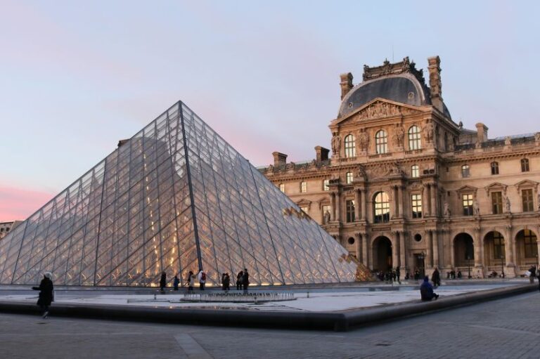 4 Special Places Around the Louvre to Eat, Relax, & Discover