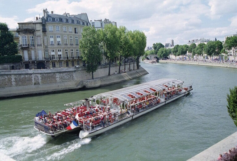 7 Tips for Booking an Unforgettable Seine Cruise in Paris