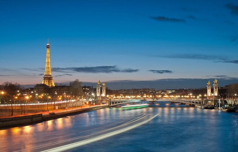 15 Smart Tips For a Single-Night Stay in Paris