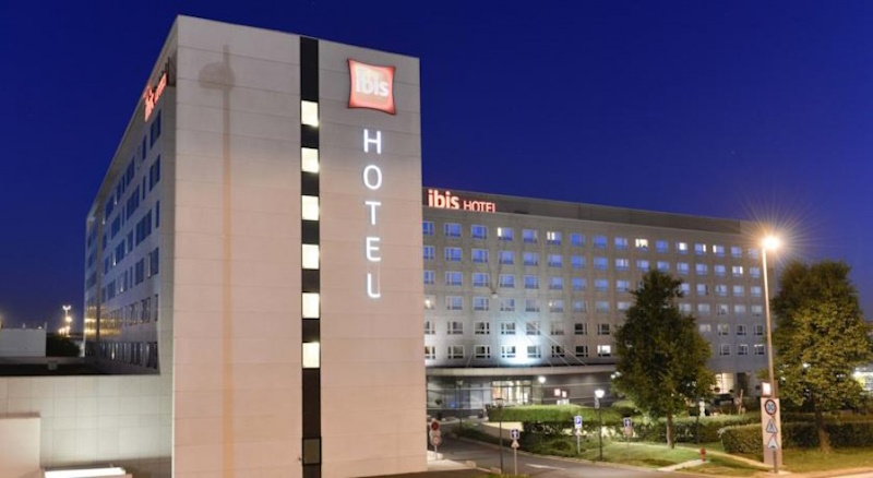 Ibis hotel Paris airport