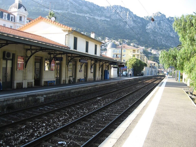 6 Days on the Riviera Without a Car