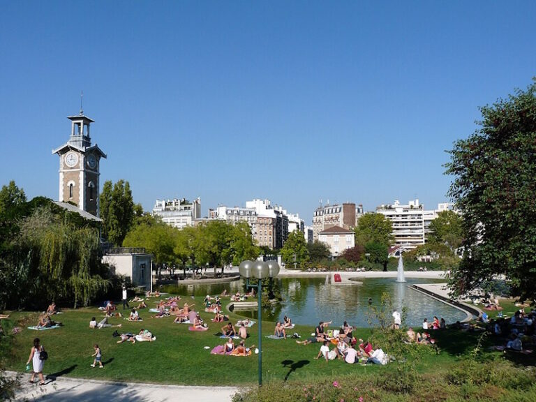 16 Relaxed Picnic Spots in Paris Locals Recommend