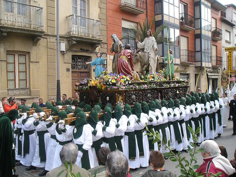 France vs Spain For Catholic Travel: 9 Differences