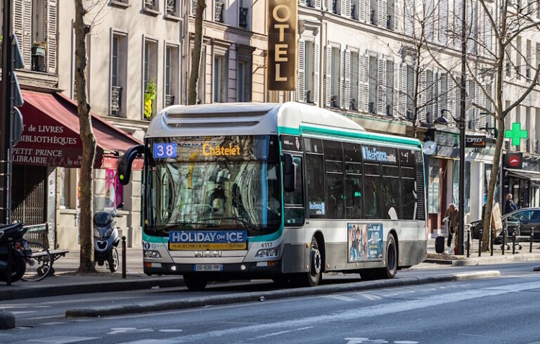 15 Essential Tips for Using Paris Buses (They’re Great)