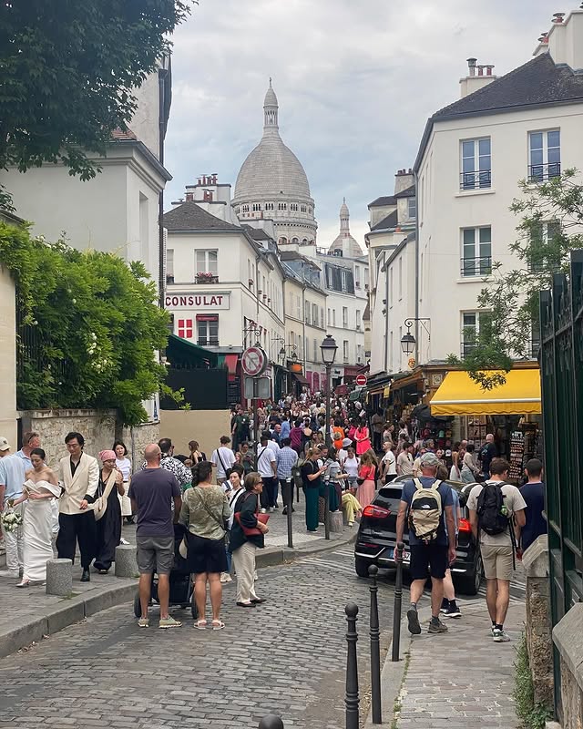 Montmartre - IG post by @authorkimfindlay