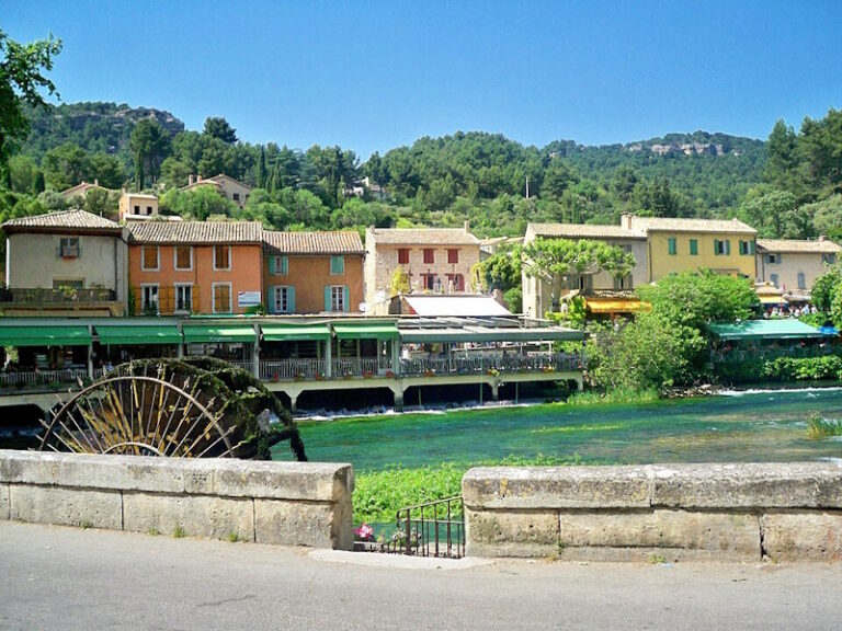 9 Beautiful Provence Towns to Visit on a Day Trip from Avignon