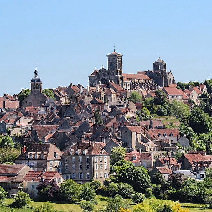 Vezelay - IG post by @sarah_belmont_ 
