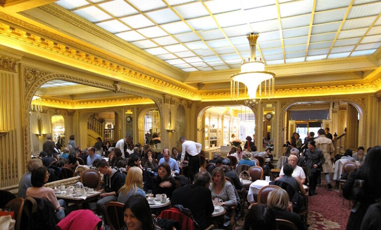 5 Famous Paris Cafés Compared So You Don’t Waste a Stop