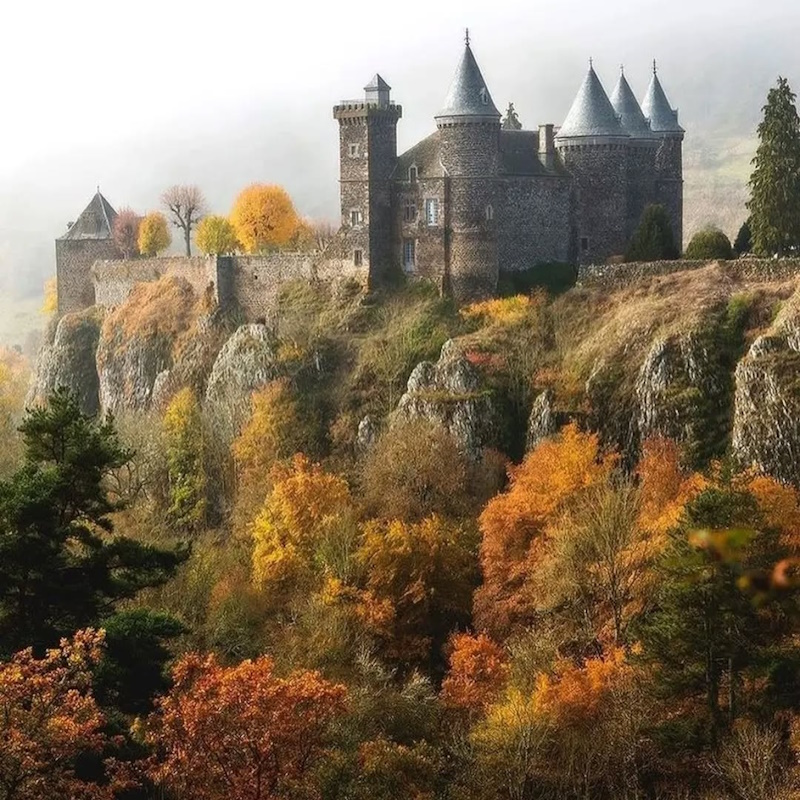 IG post by @chateaudusailhant