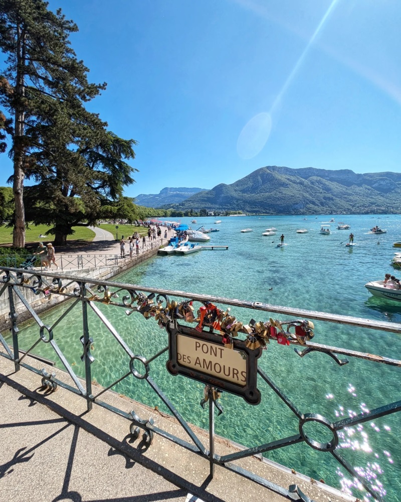 IG post by @promenadeinfrance