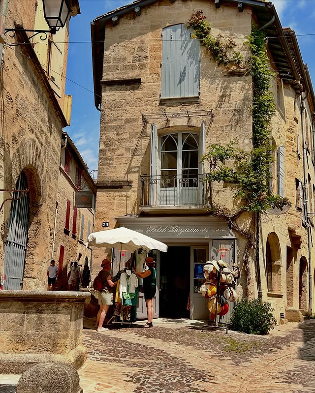Uzès - IG post by @isabellenicolle83