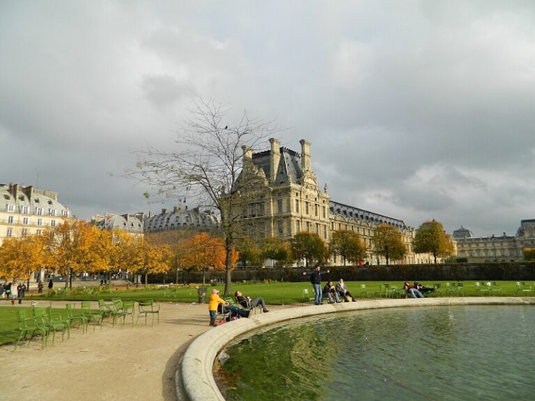 10 Things Locals Love to Do on a Sunday in France