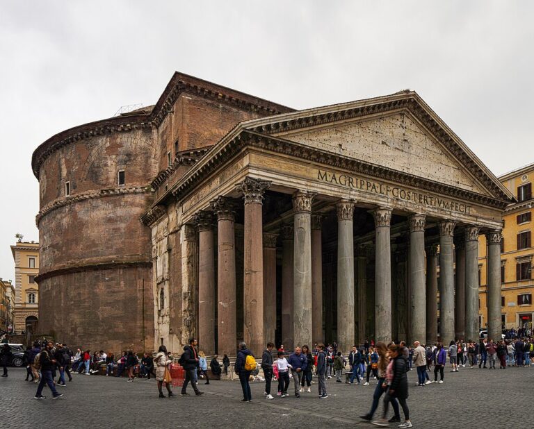 Japanese Tourist Dies After Fall at the Pantheon in Rome