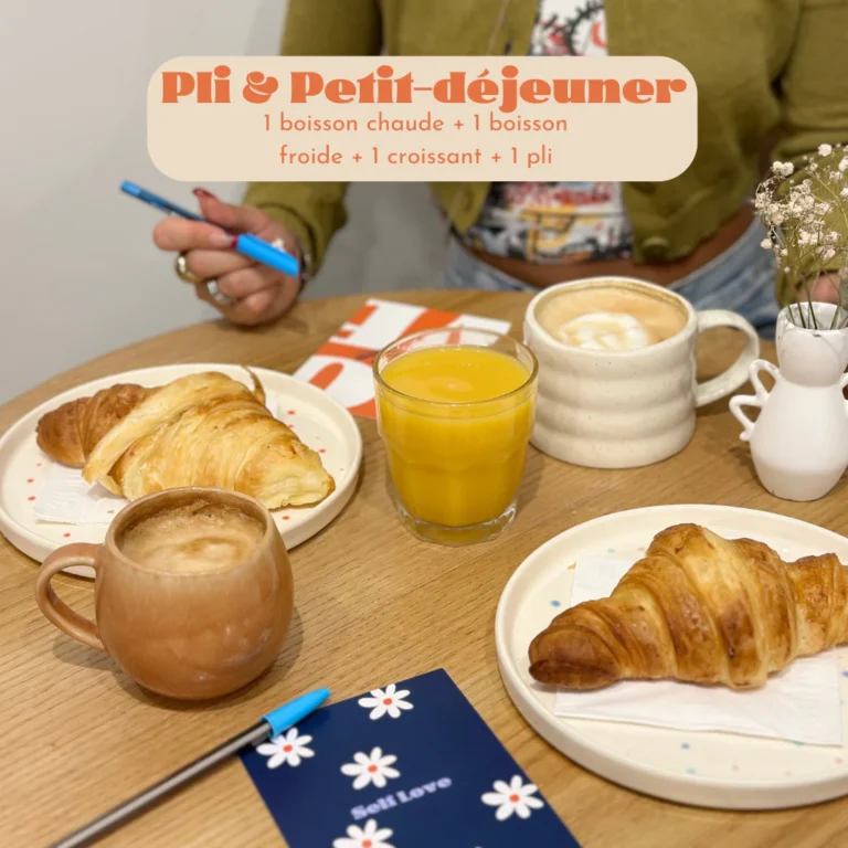 A Paris’s Café Where You Write to Your Future Self