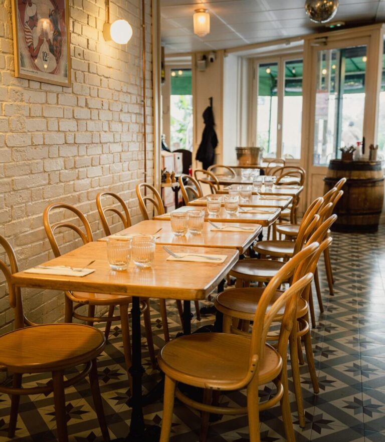 IG post by @casimir_paris