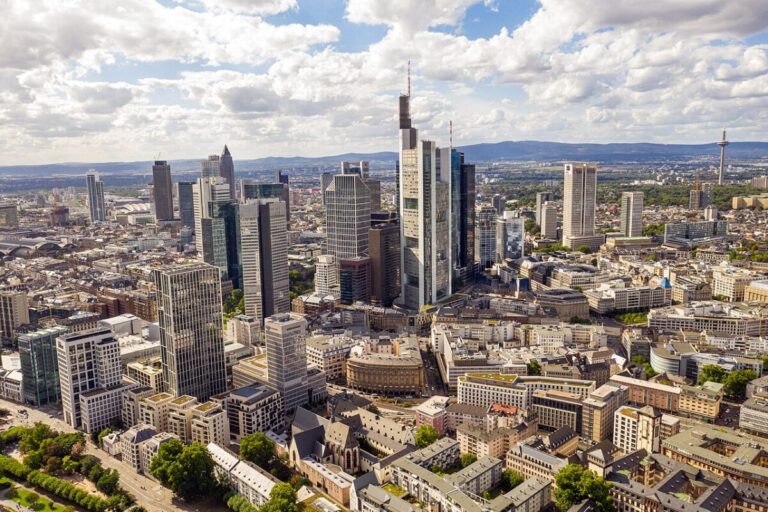 Why Top U.S. Executives Are Taking Jobs in Europe Now